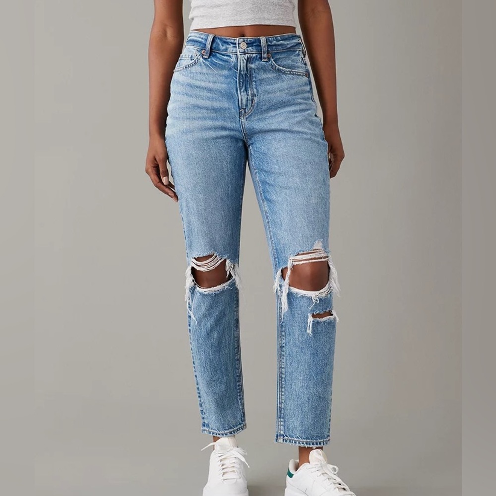 American eagle strigid ripped mom jeans